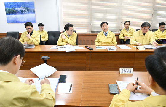 이란 관련 관계기관 합동 상황점검회의 주재하는 구윤철 부총리