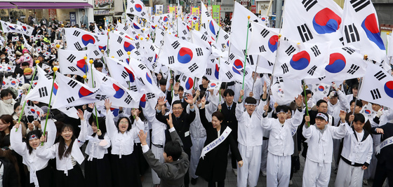 부산 동래시장서 울려 퍼진 만세 삼창