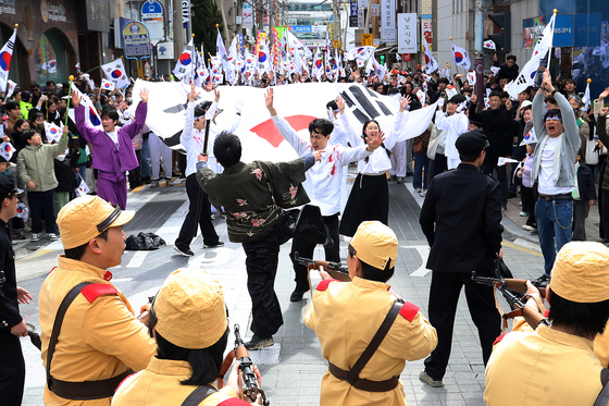 부산 동래서 울려 퍼지는 "대한독립만세"