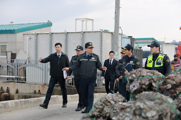 장인식 해경청장, 시흥 신항만파출소 방문해 현장점검