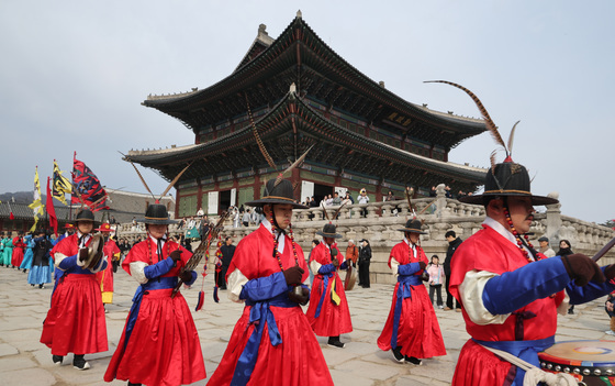 경복궁서 재현되는 조선시대 순라군 순찰