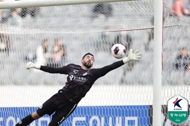 K리그에 27년 만에 외국인 골키퍼 떴다…포르투갈 골키퍼 출전(종합)