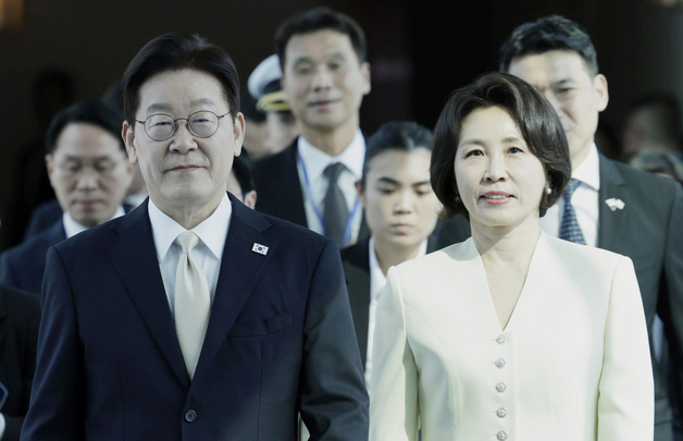 싱가포르 도착한 이재명 대통령