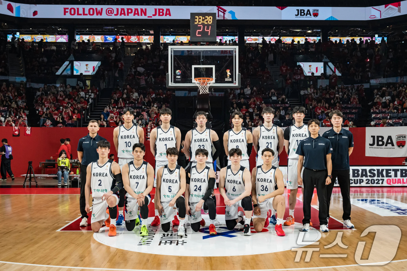 (서울=뉴스1) = 마줄스 감독이 이끄는 한국 남자 농구 대표팀이 1일 일본 오키니와 아레나에서 열린 2027 국제농구연맹(FIBA) 월드컵 아시아 예선 1라운드 B조 4차전 일본 …