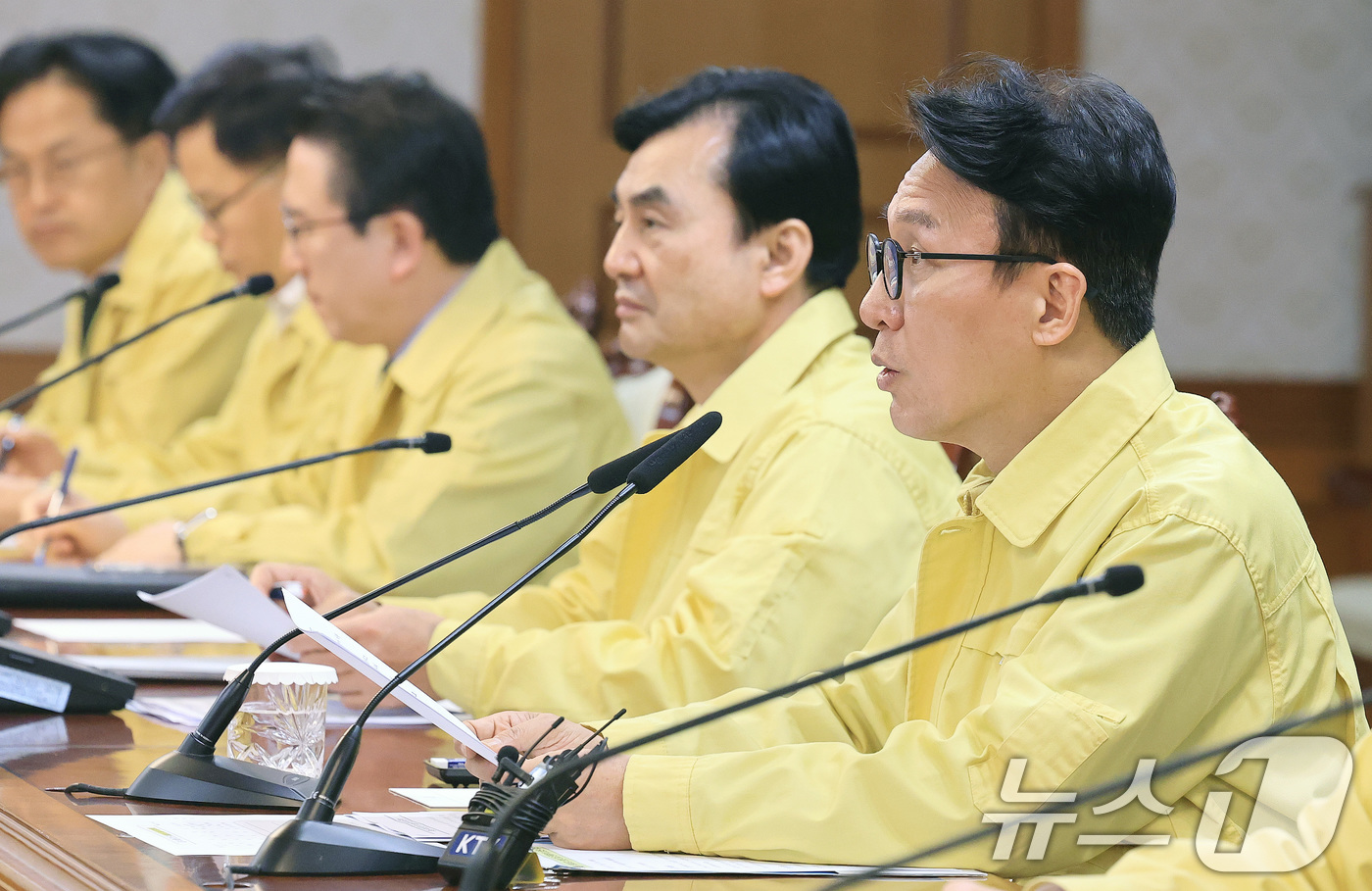 (서울=뉴스1) 임세영 기자 = 김민석 국무총리가 1일 서울 종로구 정부서울청사에서 열린 중동 상황점검 관련 긴급 관계부처회의에서 모두발언을 하고 있다. 2026.3.1/뉴스1