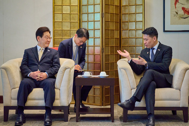 환담 나누는 이재명 대통령