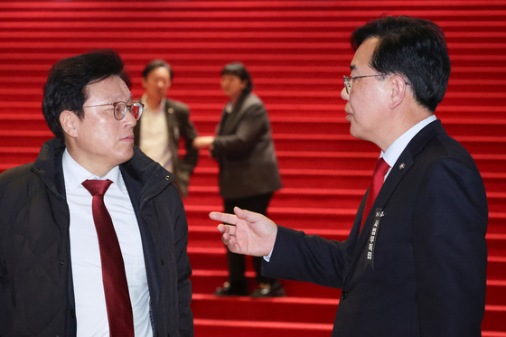 현안 논의하는 송언석