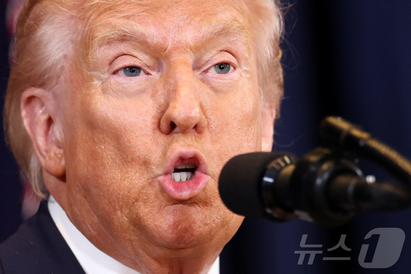 (마이애미 로이터=뉴스1) 김경민 기자 = 도널드 트럼프 미국 대통령이 9일(현지시간) 플로리다주 마이애미에서 기자회견을 갖고 있다. 2026.3.9ⓒ 로이터=뉴스1