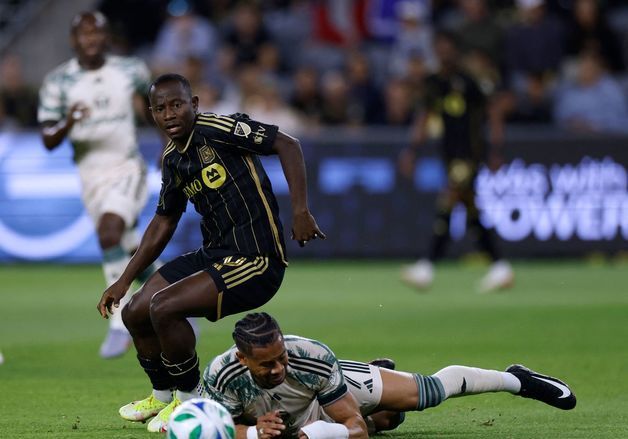 '손흥민 前 동료' 예보아, 베팅 위반 혐의로 MLS 영구 제명