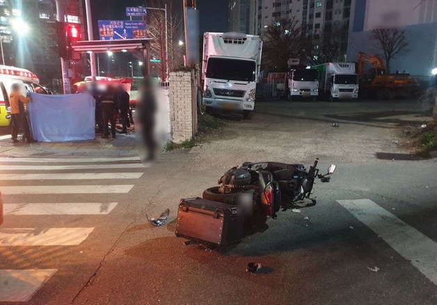 부산 동래구서 오토바이 2대 충돌…40대 운전자 숨져