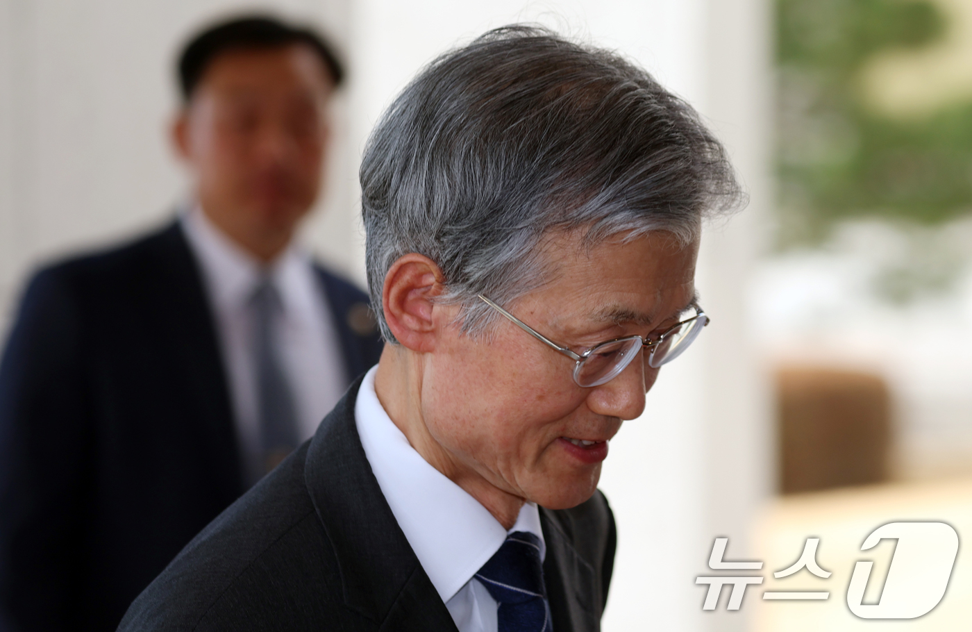 (서울=뉴스1) 김명섭 기자 = 조희대 대법원장이 10일 오전 서울 서초구 대법원으로 출근하고 있다.  2026.3.10/뉴스1