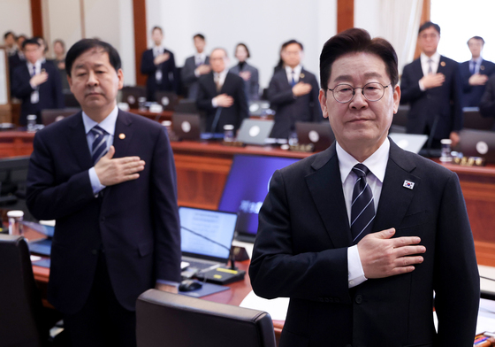 이재명 대통령, 국무회의 국민의례