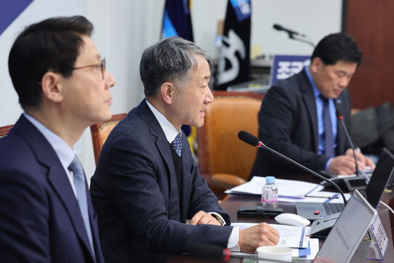 발언하는 박능후 조국혁신당 공관위원장