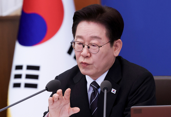 李대통령 "한명도 빠짐없는 안전한 대피에 최선…필요시 군용기 활용"