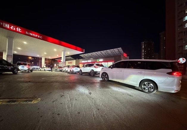 "기름 가득이요"…중동전쟁에 中휘발유가격 4년만 최대폭 인상