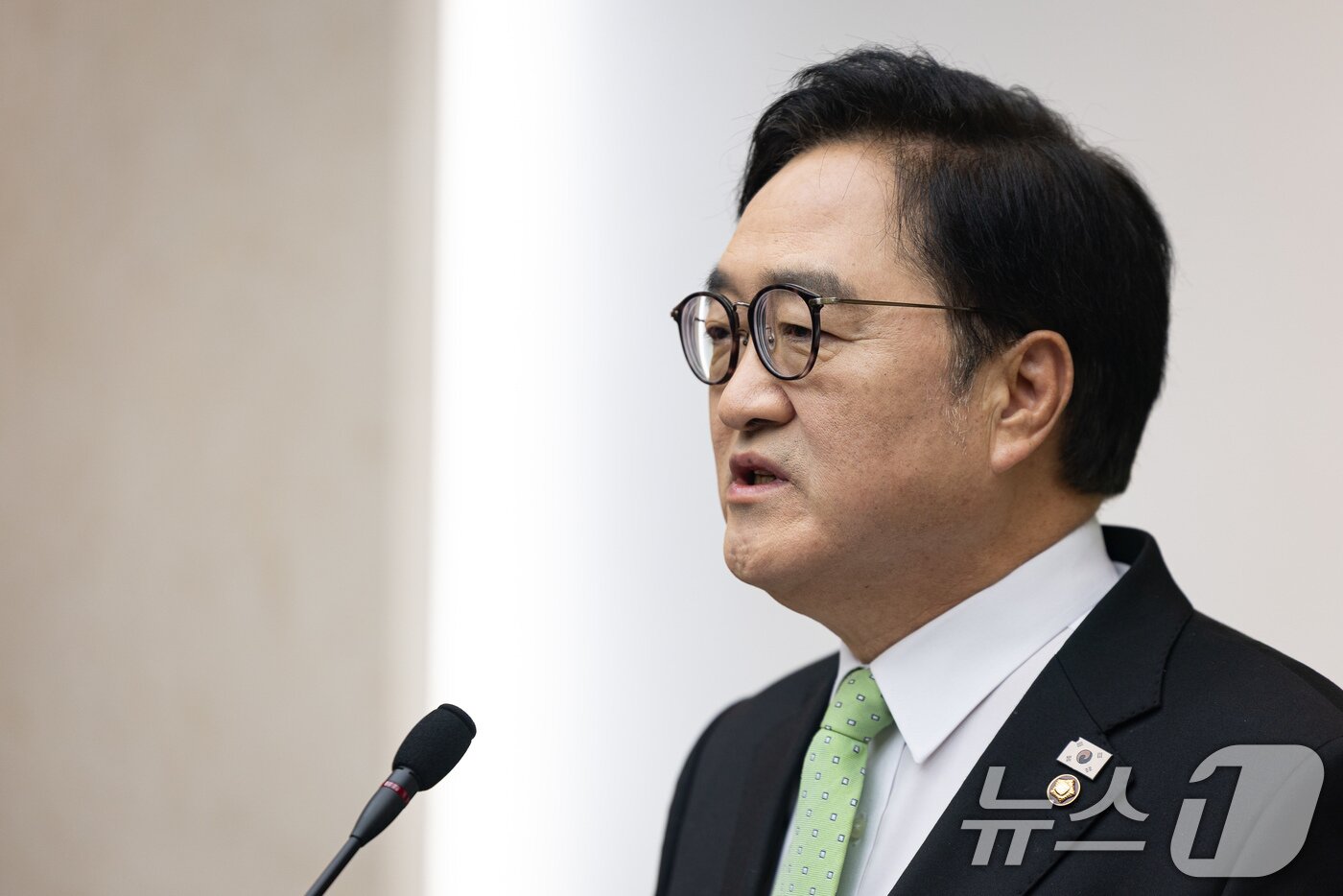 본문 이미지 - 우원식 국회의장이 10일 서울 여의도 국회에서 개헌 관련 긴급 기자회견을 하고 있다. 2026.3.10 ⓒ 뉴스1 유승관 기자