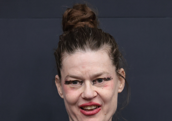 인사말 하는 안무가 샤론 에얄