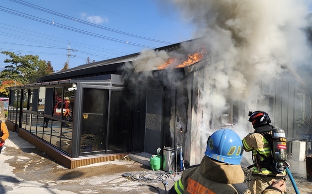 제주 서귀포 위미리 주택 화재…1시간 만에 진화