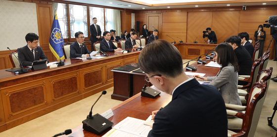 UN AI 허브 유치지원 TF회의 주재하는 김민석 총리