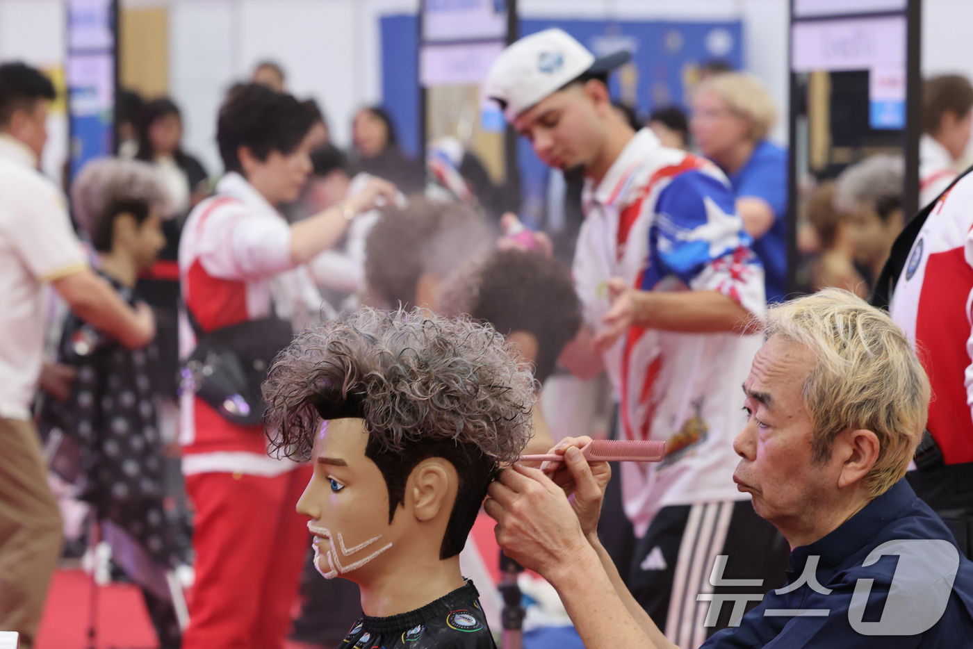 (대전=뉴스1) 김기태 기자 = 10일 대전 유성구 대전컨벤션센터(DCC)에서 열린 2026 대전 뷰티 엑스포 '2026 OMC 아시아컵 오픈 & 인터뷰티페어 코리아'에 참가한 선 …