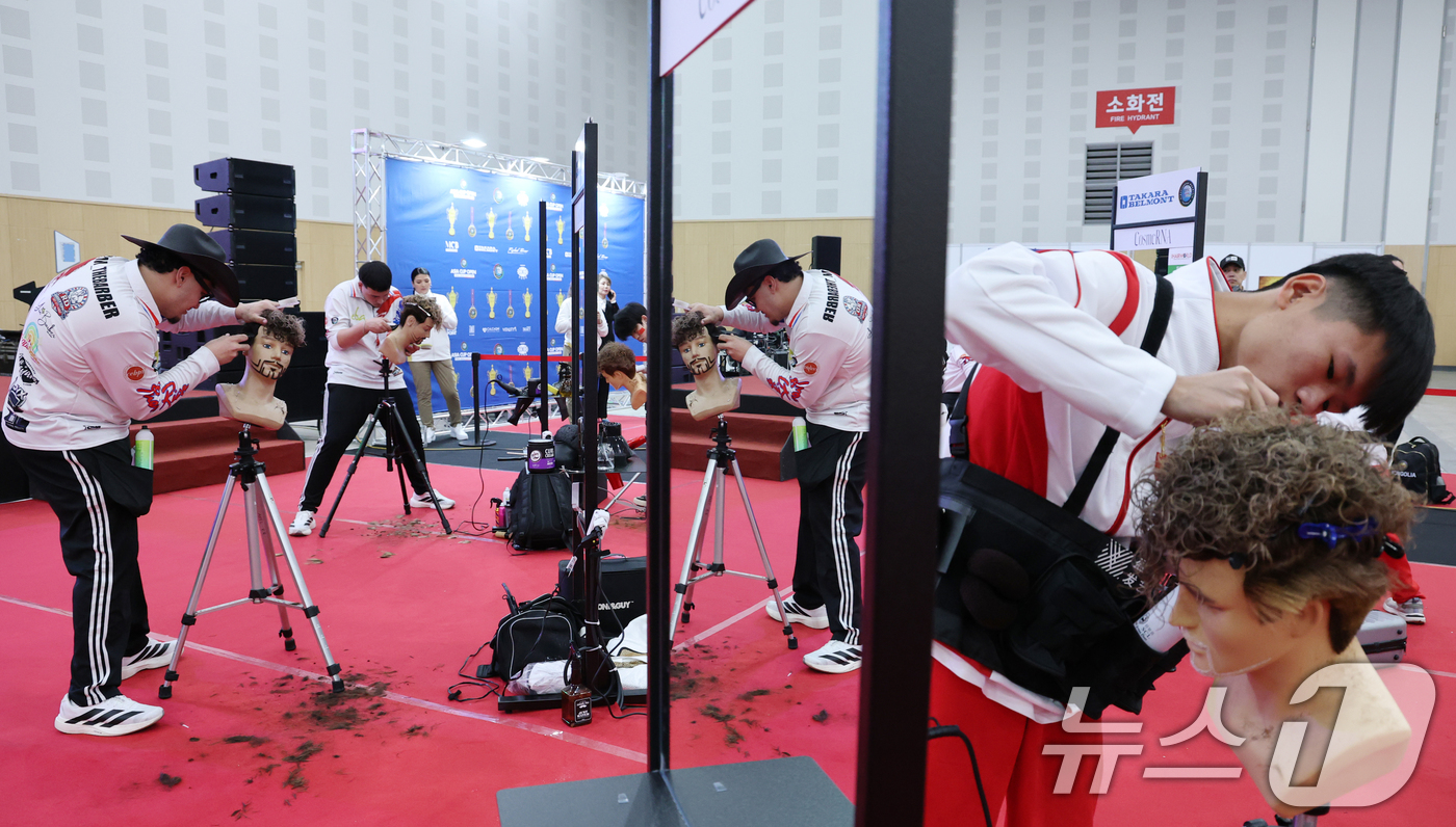 (대전=뉴스1) 김기태 기자 = 10일 대전 유성구 대전컨벤션센터(DCC)에서 열린 2026 대전 뷰티 엑스포 '2026 OMC 아시아컵 오픈 & 인터뷰티페어 코리아'에 참가한 선 …