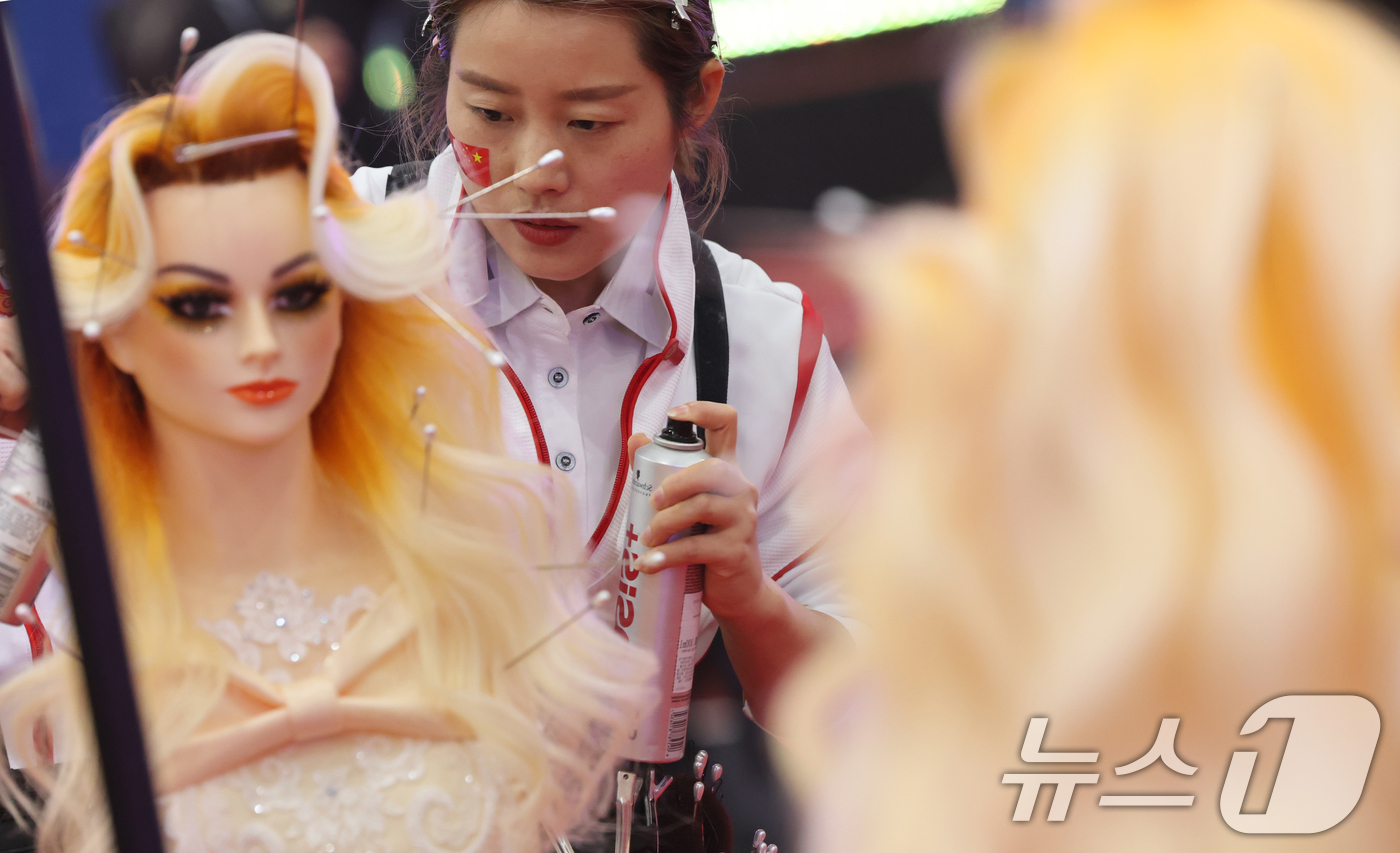 (대전=뉴스1) 김기태 기자 = 10일 대전 유성구 대전컨벤션센터(DCC)에서 열린 2026 대전 뷰티 엑스포 '2026 OMC 아시아컵 오픈 & 인터뷰티페어 코리아'에 참가한 선 …