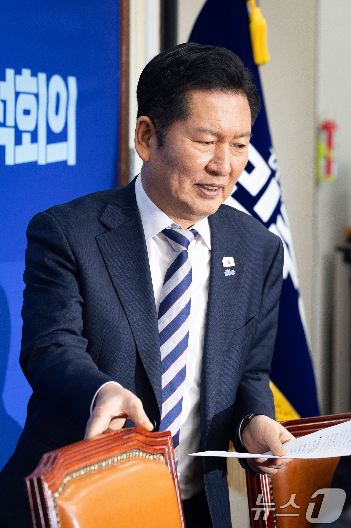 (서울=뉴스1) 유승관 기자 = 정청래 더불어민주당 대표가 10일 서울 여의도 국회에서 열린 중앙당 및 시·도당 선거관리위원장 연석회의에 참석하고 있다. 2026.3.10/뉴스1