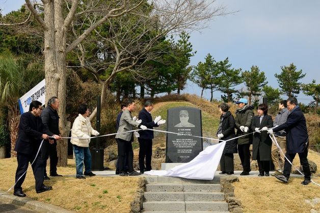 제주 서귀포에 故 이광환 감독 기념비…"서귀포 야구 저변 확대 헌신"