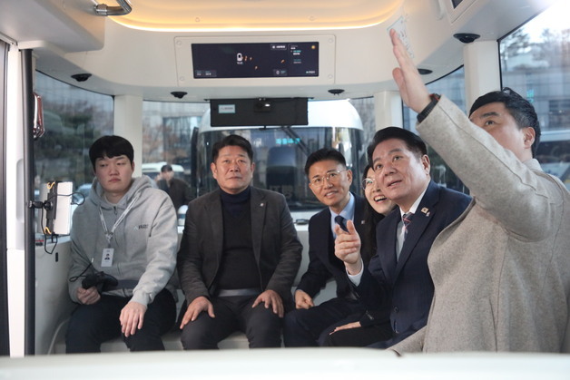 안양시, 국내 첫 '운전석 없는' 레벨4 자율주행 셔틀 운영