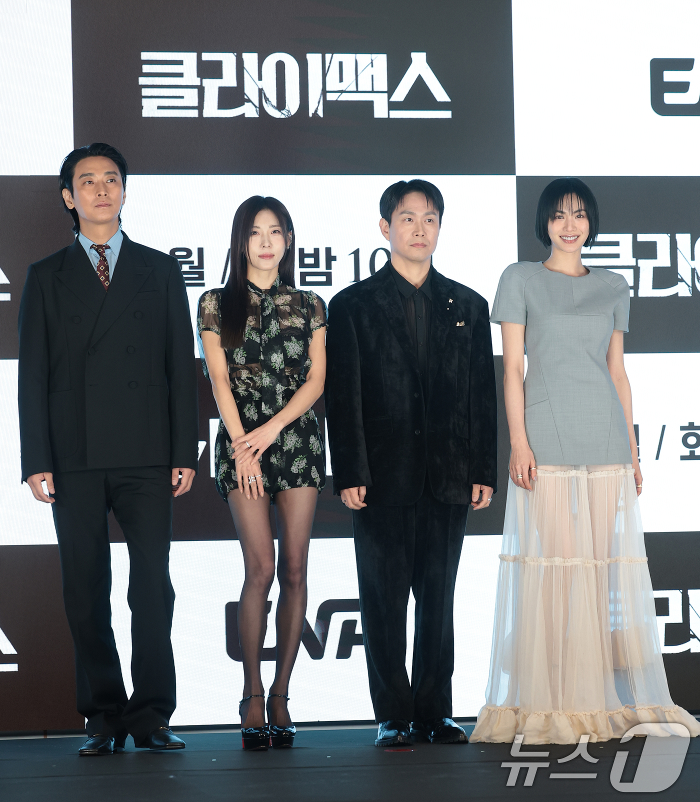 (서울=뉴스1) 권현진 기자 = 배우 주지훈(왼쪽부터)과 하지원, 오정세, 나나가 10일 오후 서울 구로구 디큐브시티 더세인트에서 열린 ENA 새 월화드라마 ‘클라이맥스’(각본 이 …