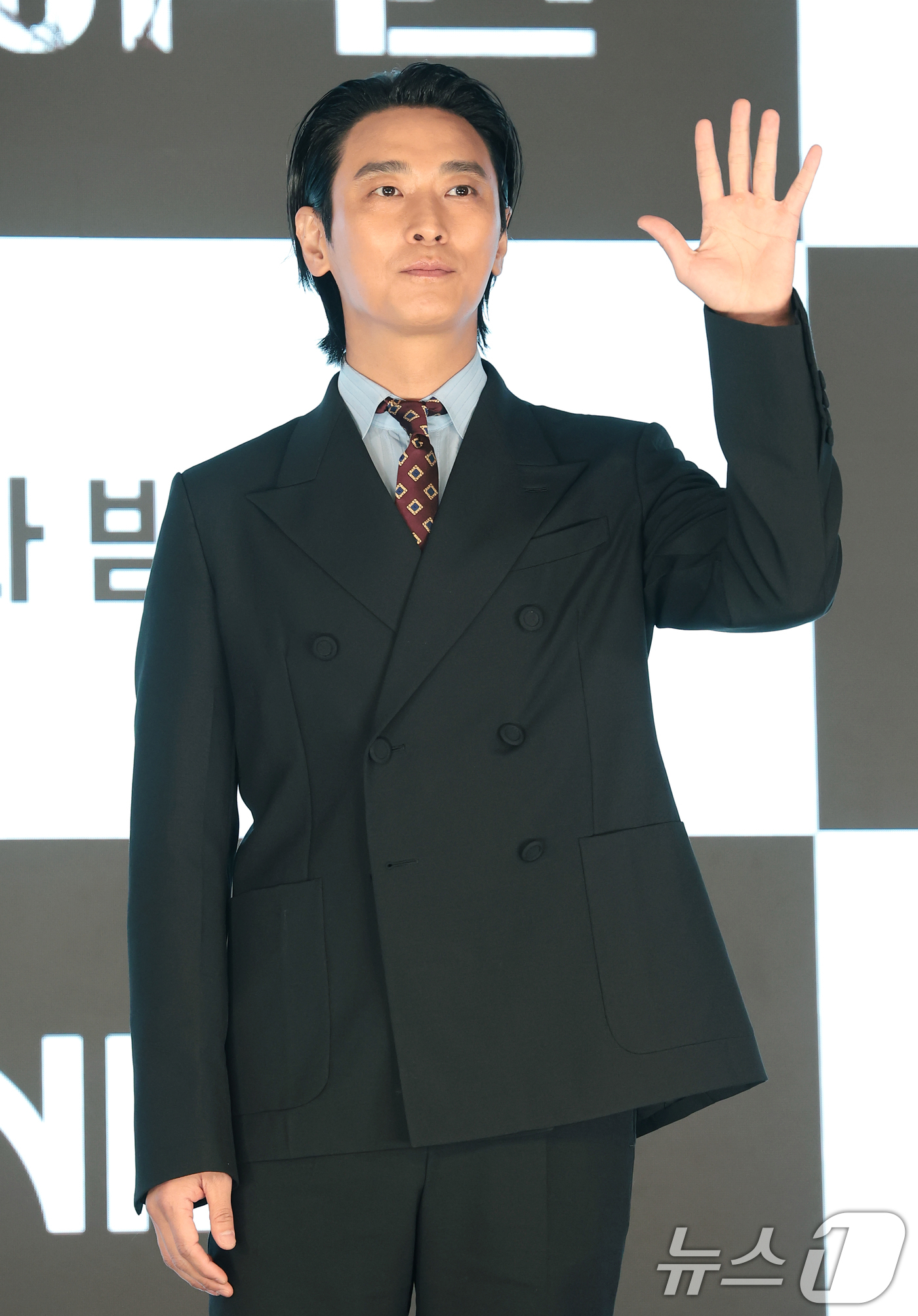 (서울=뉴스1) 권현진 기자 = 배우 주지훈이 10일 오후 서울 구로구 디큐브시티 더세인트에서 열린 ENA 새 월화드라마 ‘클라이맥스’(각본 이지원, 신예슬) 제작발표회에서 포즈를 …