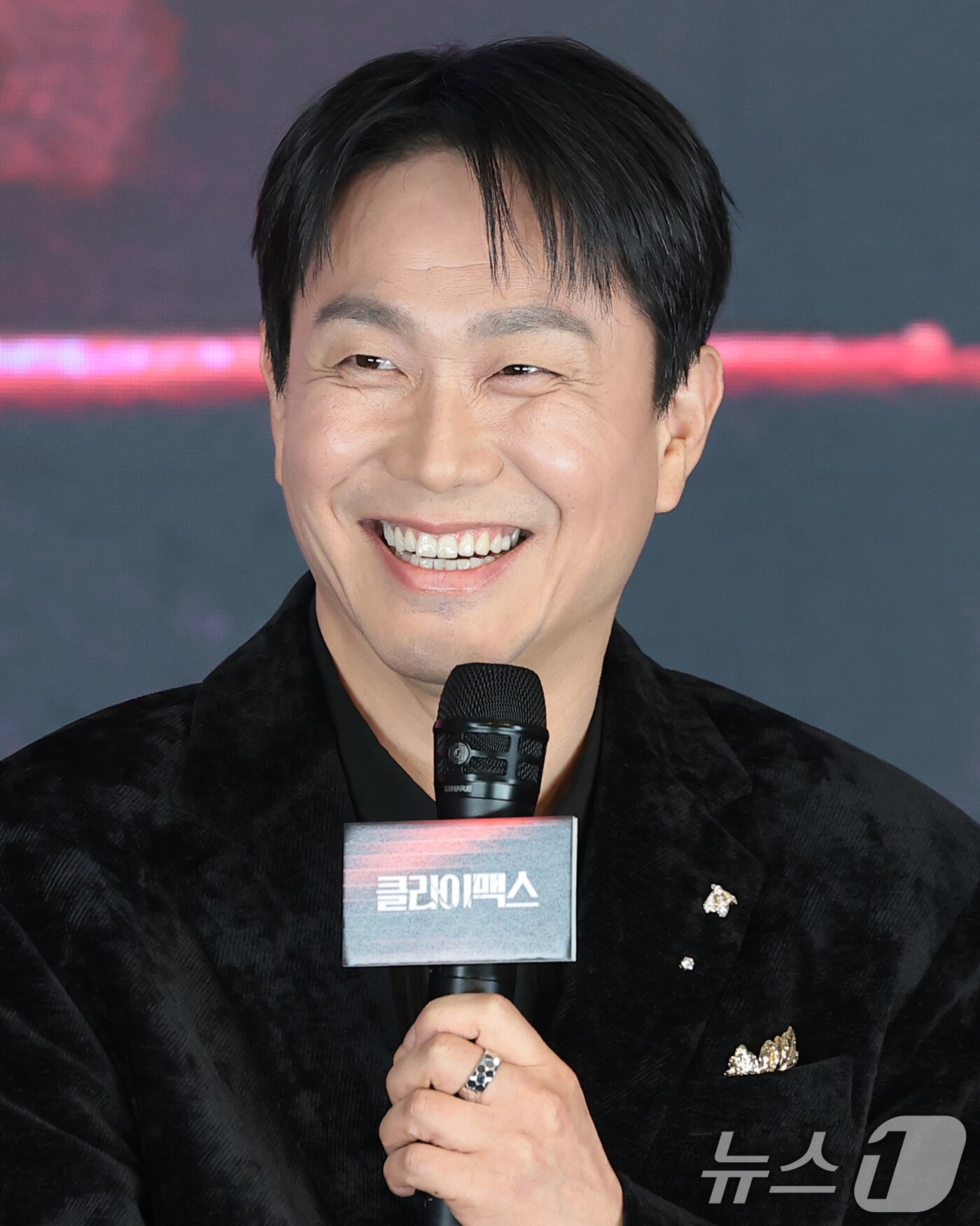 본문 이미지 - 배우 오정세가 10일 오후 서울 구로구 디큐브시티 더세인트에서 열린 ENA 새 월화드라마 ‘클라이맥스’(각본 이지원, 신예슬/연출 이지원) 제작발표회에서 인사말을 하고 있다. ‘클라이맥스’는 대한민국 최고의 자리에 서기 위해 권력의 카르텔에 뛰어든 검사 방태섭(주지훈 분)과 그를 둘러싼 이들의 치열한 생존극을 그린 작품이다. 2026.3.10 ⓒ 뉴스1 권현진 기자