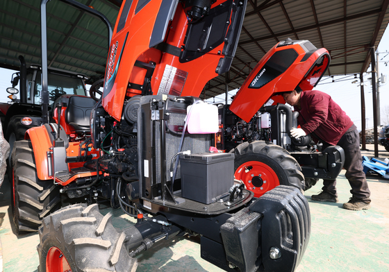 중동 전쟁에 농업용 면세유 36%↑…영농철 생산비 '비상'