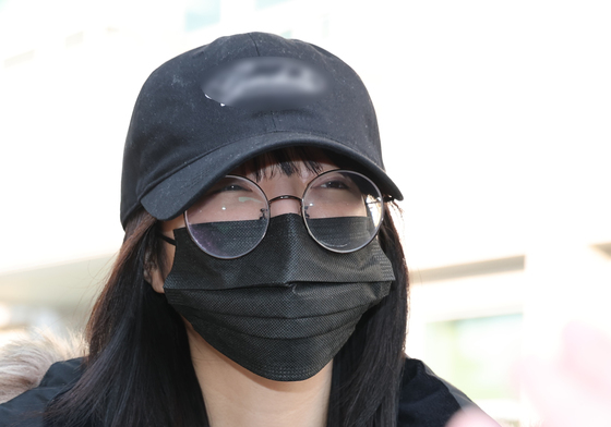 취재진 질문에 답하는 쯔양