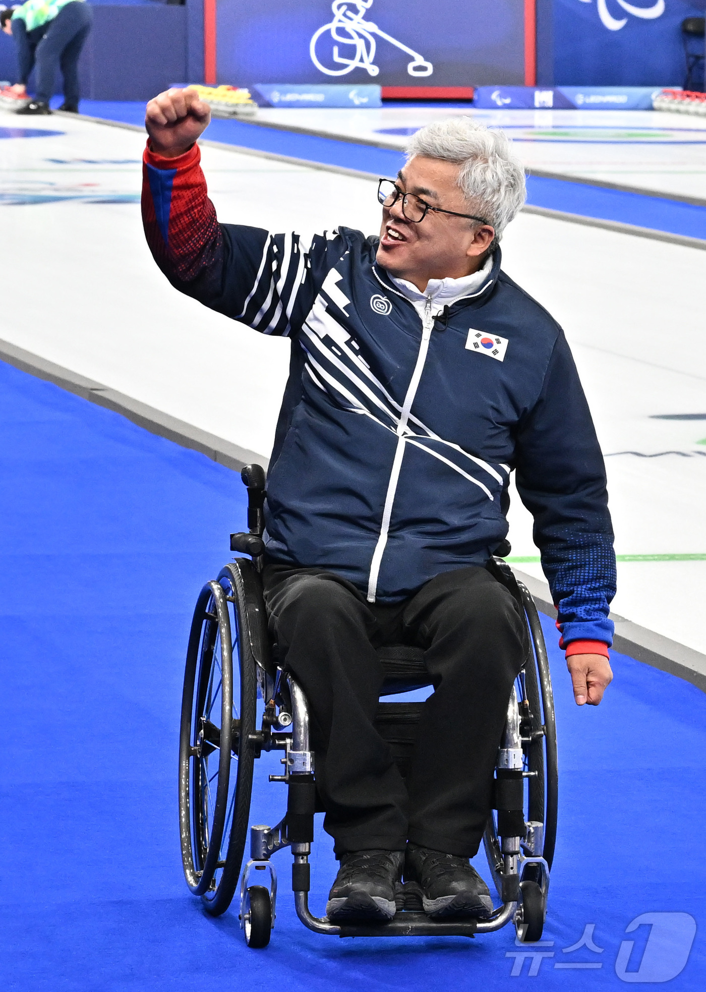 (코르티나=뉴스1) 사진공동취재단 = 휠체어컬링 믹스더블 박길우 감독이 10일(현지시간) 이탈리아 코르티나담페초 컬링 올림픽 스타디움에서 열린  2026 밀라노 코르티나 패럴림픽 …