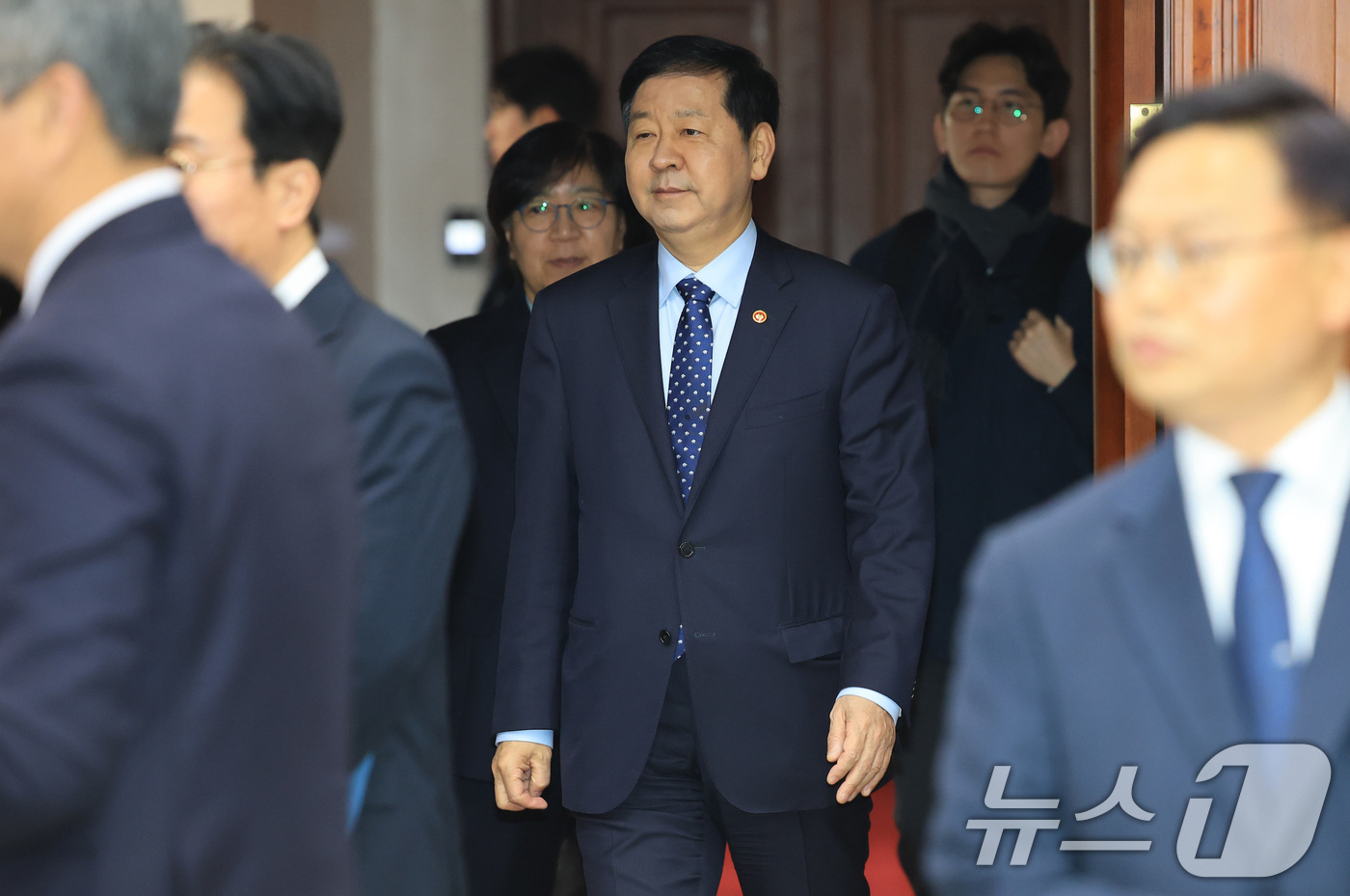 (서울=뉴스1) 임세영 기자 = 구윤철 부총리 겸 재정경제부 장관이 11일 서울 종로구 정부서울청사에서 열린 비상경제장관회의에 참석하고 있다. 2026.3.11/뉴스1