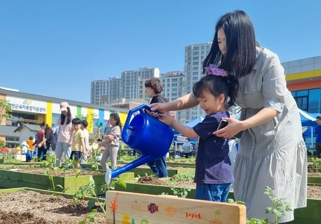 진천군, 아이들의 꿈이 자라는 '텃밭학교' 운영
