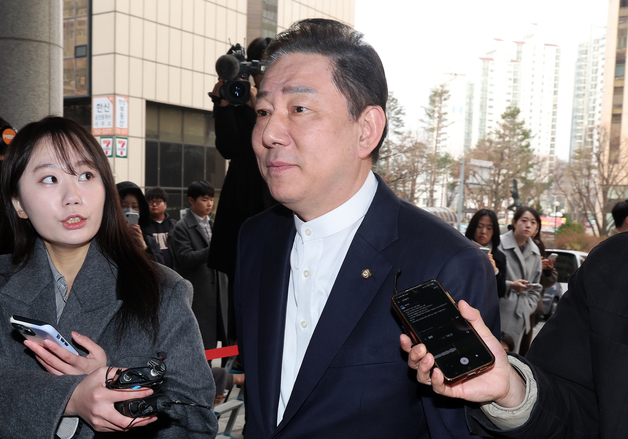 3차 조사 출석하는 김병기 의원