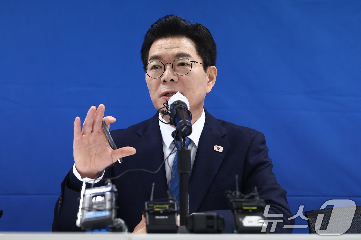 (서울=뉴스1) 김민지 기자 = 정원오 더불어민주당 서울시장 예비후보가 11일 오전 서울 중구 상연재에서 열린 서울시청 출입기자단 간담회에서 발언하고 있다. 2026.3.11/뉴스 …