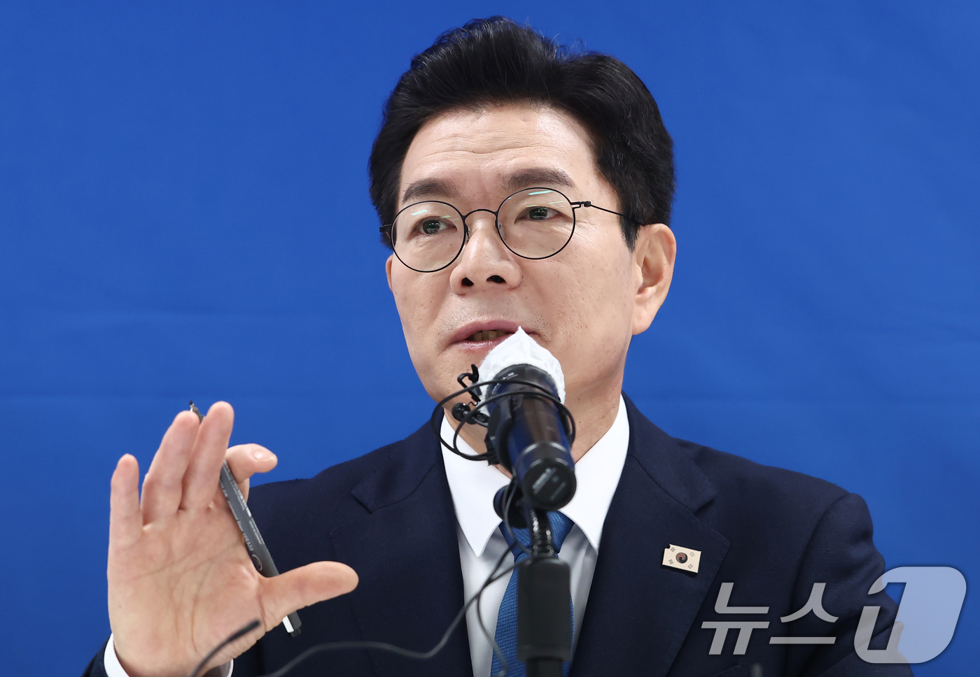 (서울=뉴스1) 김민지 기자 = 정원오 더불어민주당 서울시장 예비후보가 11일 오전 서울 중구 상연재 별관에서 열린 서울시청 출입기자단 간담회에서 발언하고 있다. 2026.3.11 …