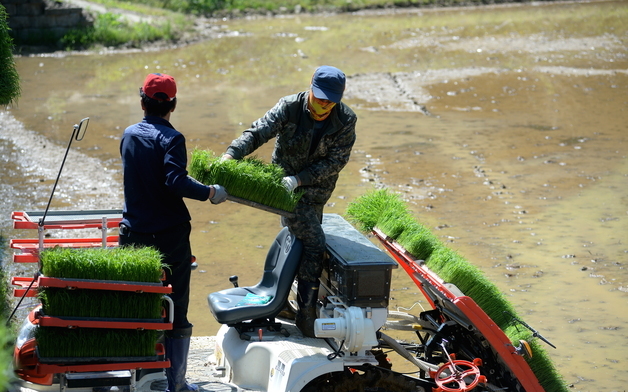 화천군, 고령자·취약 농업인 대상 영농대행 지원사업 추진