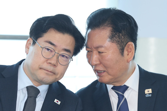 정청래 "李대통령 檢개혁 의지 변함없어…독소조항은 내부 토론"