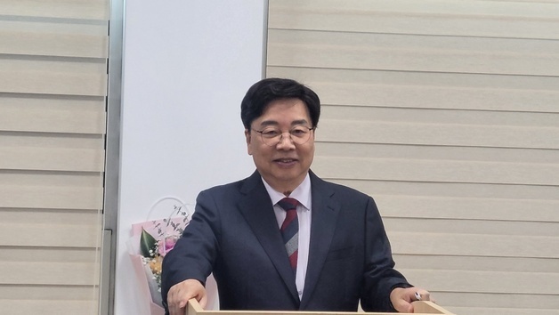 권선택 전 대전시장 "시장출마 뜻 접어…지방선거서 119구조대 역할”