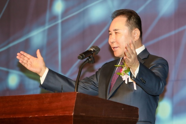 윤홍근 BBQ 회장, KIVA 서울외교자원봉사회 창립식 개최