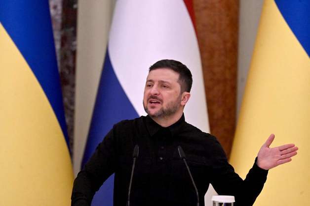 종전협상 재개하나…젤렌스키 "21일 美서 회담…협상단 출발"