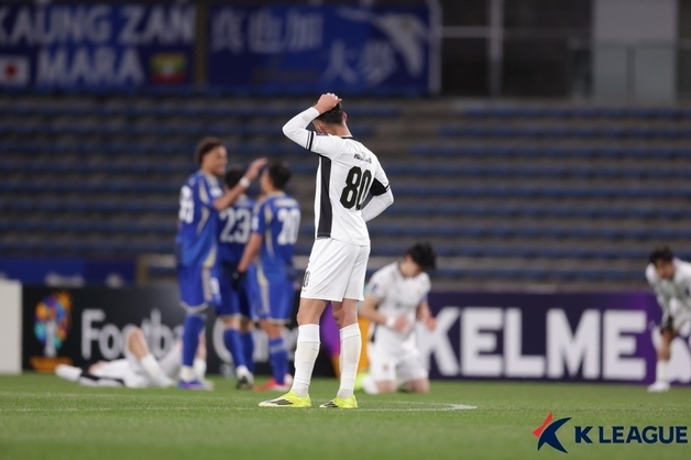 '16강 탈락' 정경호 감독 "J리그 팀 이기는 건 기적…몸풀듯 뛰더라"