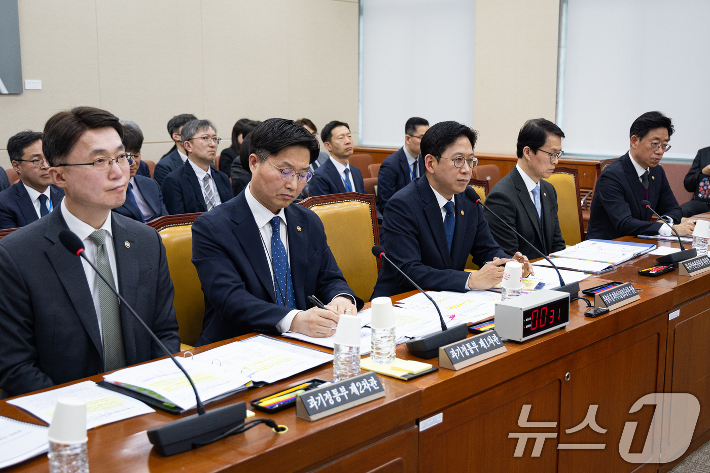 (서울=뉴스1) 유승관 기자 = 배경훈 부총리 겸 과학기술정보통신부 장관이 11일 서울 여의도 국회에서 열린 제433회 국회(임시회) 과학기술정보방송통신위원회 제1차 전체회의에서 …