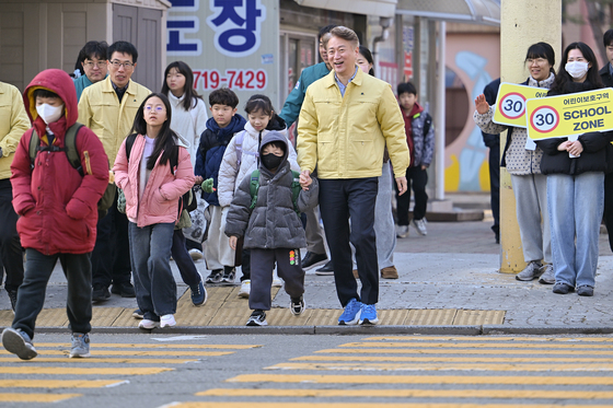 광주 서구, 개학기 초등학교 주변 합동 안전점검