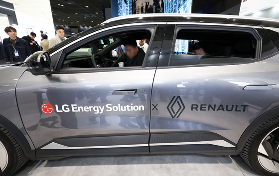 JP모건 "LFP 선두주자로 목표가 51만원"…LG엔솔 2.8%↑ [핫종목]