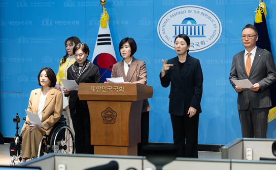 국민의힘 보건복지위원들 '정은경 장관 거취 표명 촉구'